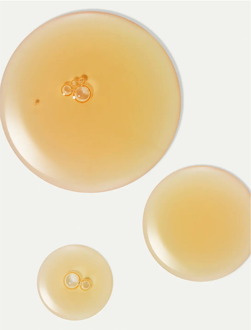 <p> <em>Almond</em> Oil</p>